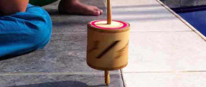 Permainan Tradisional Jawa Gasing bambu 