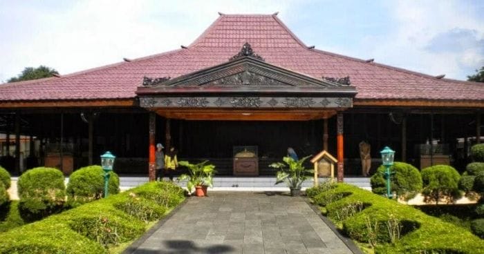 Rumah Adat provinsi daerah Istimewa Yogyakarta